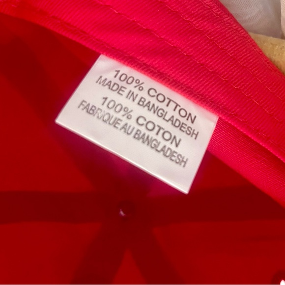 Red Leinenkugel’s cap, adjustable - Picture 3 of 3